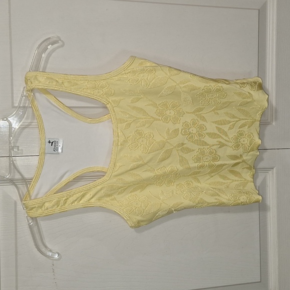 Kinesis Tops - Kinesis made in USA lined floral workout halter tank top - M - light yellow